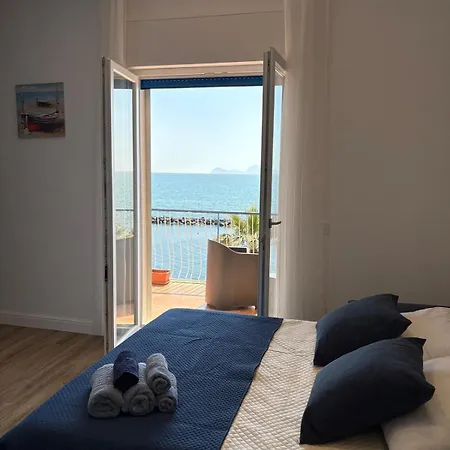 L'abbraccio Di Parthenope *