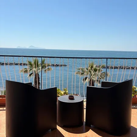 L'abbraccio Di Parthenope Apartment