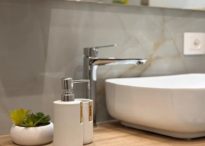 L'abbraccio Di Parthenope * 托雷德尔格雷科