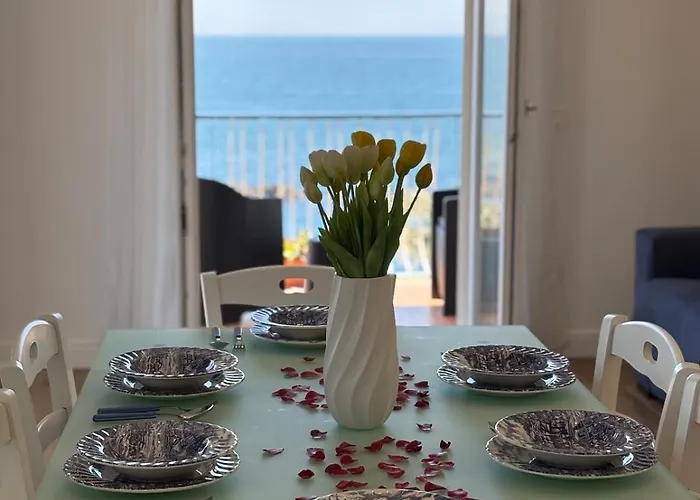 L'abbraccio Di Parthenope * 托雷德尔格雷科