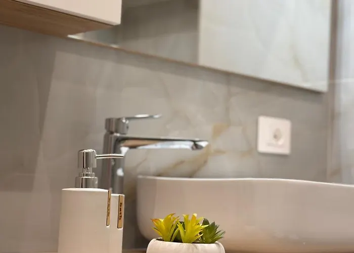 L'abbraccio Di Parthenope